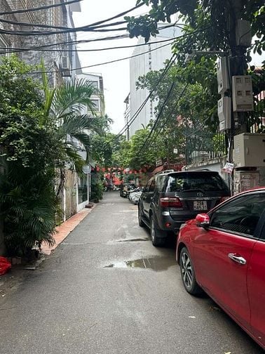 Bán nhà Tây Hồ 100m2, ô tô tránh, nhà đẹp, gần Hồ Tây. 30 tỷ