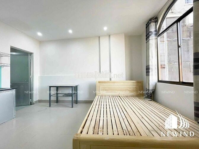 Chính chủ cho thuê phòng cửa sổ trời cạnh Lotte Mart có thang máy