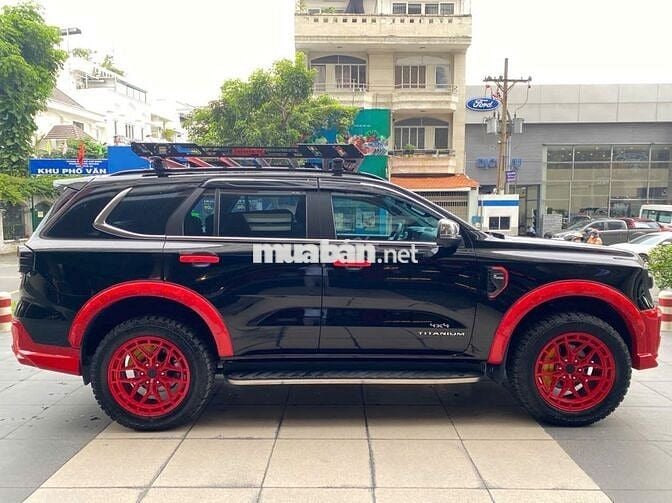 Ford Everest 2025 Titanium Plus 2.0L 4x4 AT