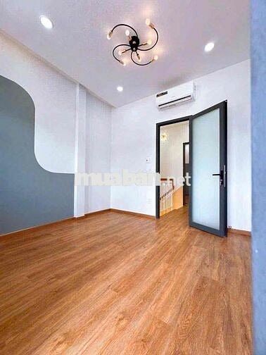 NHÀ NGUYÊN CĂN MỚI XÂY 100% - MẶT TIỀN ĐƯỜNG - NGÃ TƯ HÀNG XANH