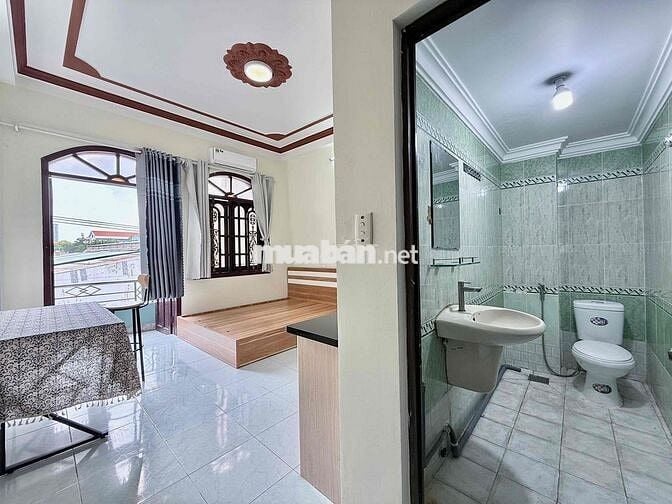 PHÒNG STUDIO CỬA SỔ - BAN CÔNG - NGAY LẠC LONG QUÂN