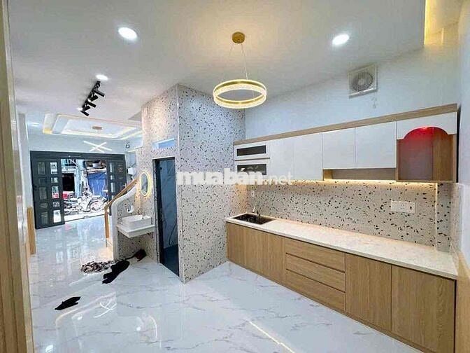 NHÀ NGUYÊN CĂN MỚI XÂY 100% - MẶT TIỀN ĐƯỜNG - NGÃ TƯ HÀNG XANH