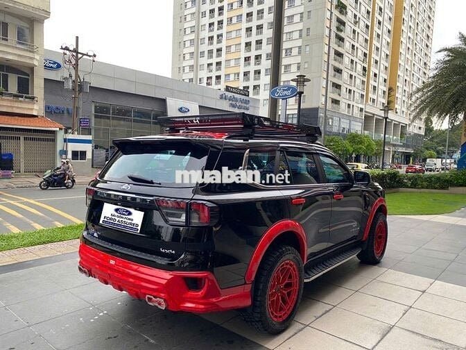 Ford Everest 2025 Titanium Plus 2.0L 4x4 AT