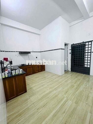 Nhà mới 2 lầu 4 phòng KDC Hồng Loan