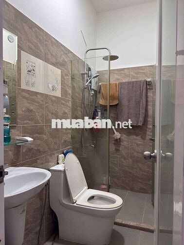 NHÀ HẺM XE HƠI KHU VỰC AN NINH GẦN CHỢ NHÀ  FUNL NỘI THẤT