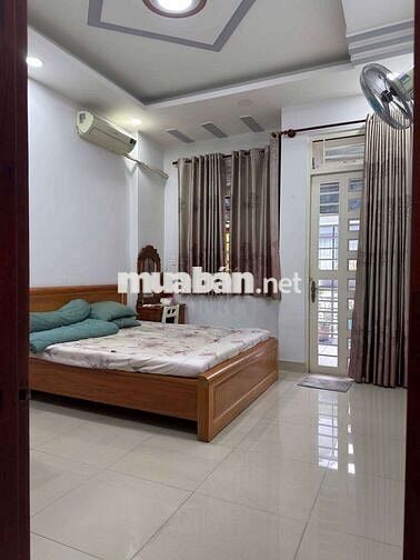 NHÀ HẺM XE HƠI KHU VỰC AN NINH GẦN CHỢ NHÀ  FUNL NỘI THẤT