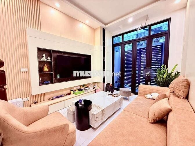 Không gian sống đầy đủ tiện ích tại Đống Đa – 41m – 8.8 tỷ