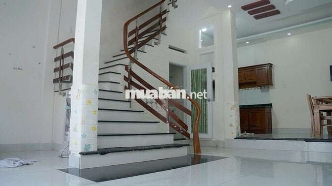 Cho thuê nhà có nội thất đầy đủ