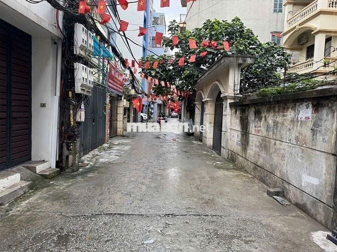 Gấp! Bán Định Công, Giá 11.5 tỉ, 50 m2, nhà 4 tầng mới, Ngõ ô tô tránh