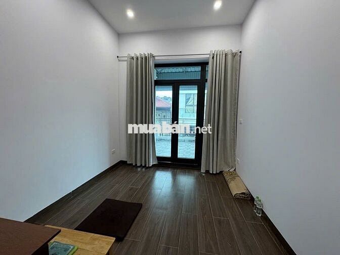 Gấp! Bán Định Công, Giá 11.5 tỉ, 50 m2, nhà 4 tầng mới, Ngõ ô tô tránh