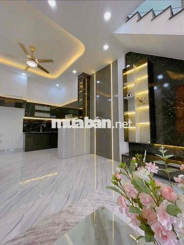 Nhà hẽm 99 Lê Hồng Phong 1 trệt 1 Lầu 1 tum 4,2x25m full nội thất