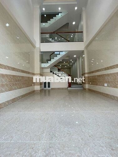 NHÀ 1 TRỆT LỬNG 2 LẦU GẦN NGÃ TƯ BÌNH PHƯỚC