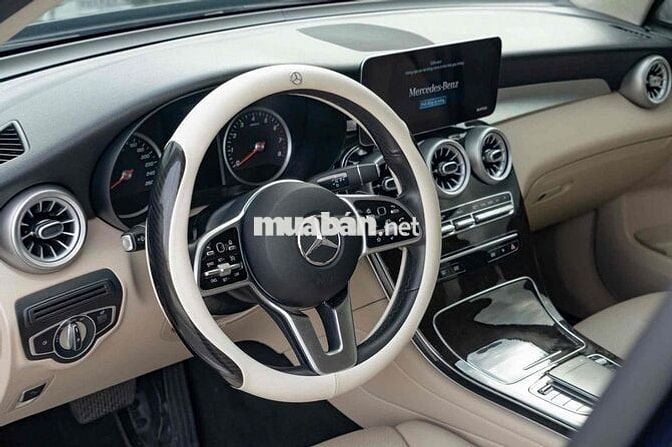 Chỉ 300tr Nhận Ngay GLC200 2021 . Xanh - Kem