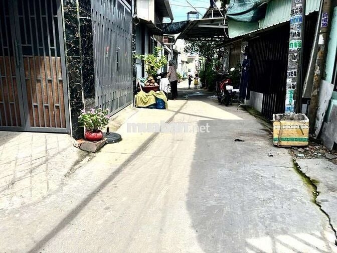 BÁN NHÀ HÓC MÔN - 2 TẦNG - Ô TÔ ĐẬU CỬA - DT KHỦNG - GIÁ CỰC RẺ