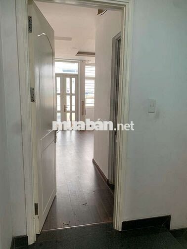 NHÀ 1TRỆT 3LẦU 4X17M 4PN 5WC HẺM OTO ĐỐI DIỆN SÂN BÓNG ĐƯỜNG SỐ 8 LX