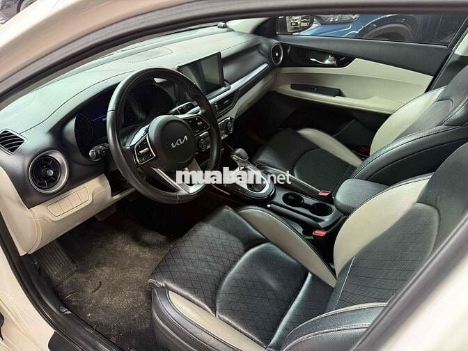 Kia K3 2022 1.6 Luxury một chủ - 170 triệu nhận xe