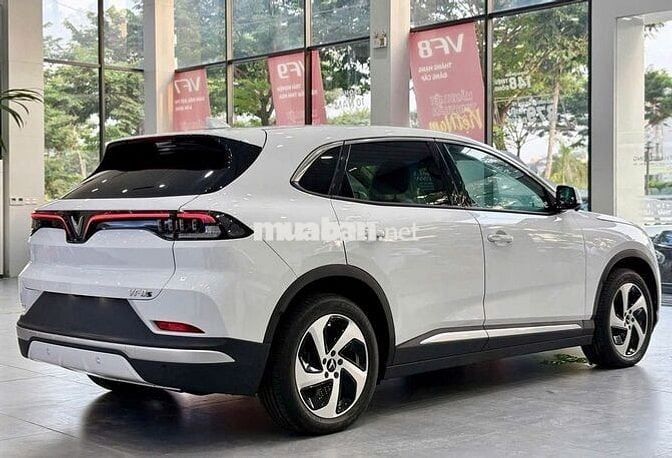 Vinfast VF8 Eco 2022 Trắng Siêu Lướt