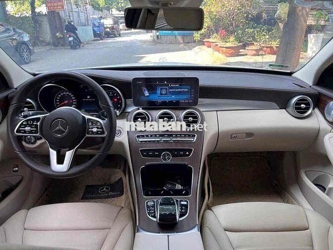 Toyota Hà Đông bán Mercedes C300 AMG 2019 - 3,5vkm