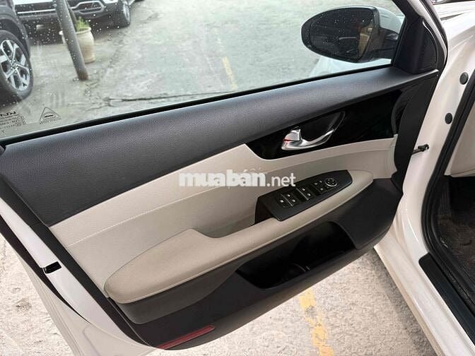 Kia K3 2022 1.6 Luxury một chủ - 170 triệu nhận xe