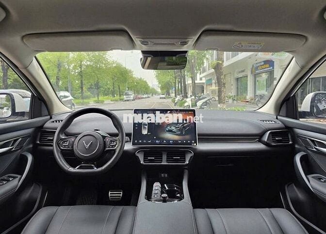 Vinfast VF8 Eco 2022 Trắng Siêu Lướt