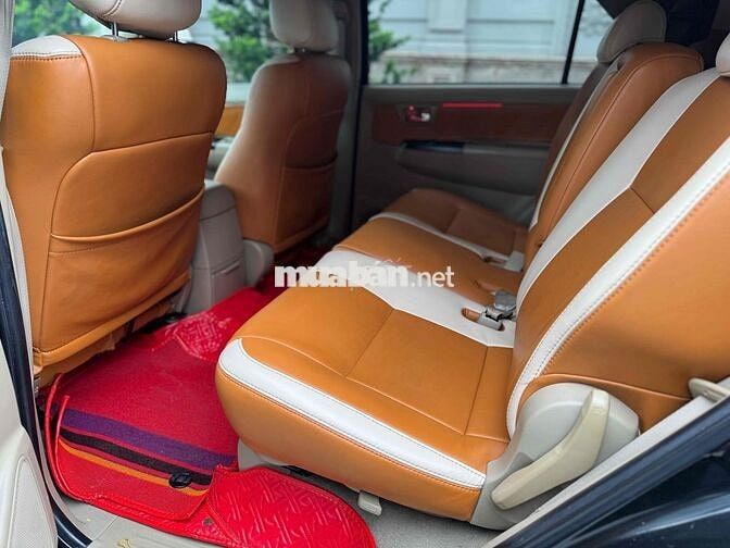 Toyota Fortuner 2010 Đen