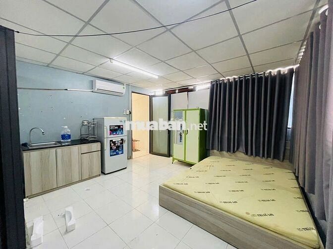 Studio bancol cửa sổ trời thoáng giá rẻ đường Quang Trung