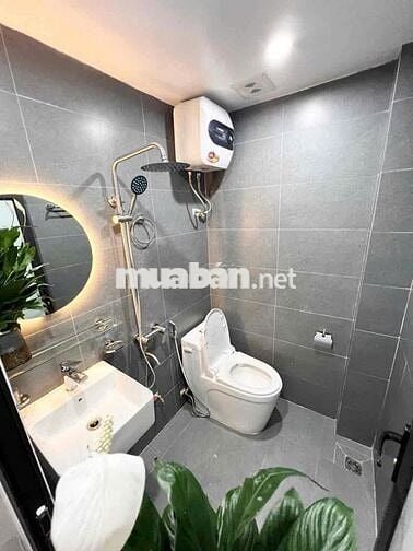 Căn hoa hậu, giá hậu đậu, nhà mới 40m2, 2 thoáng, 100m ra Khâm Thiên