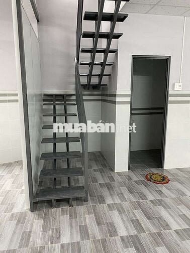 Cho thuê nhà trệt+lửng 4×14  nở hậu mặt tiền đường nguyễn cửu phú