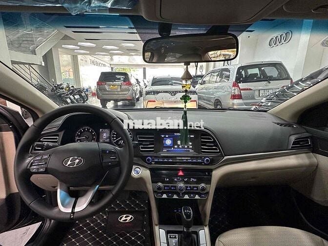 Hyundai Elantra 2022 1.6 AT Đen 36.000km