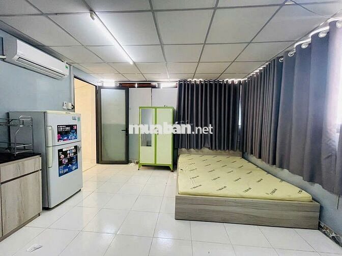 Studio bancol cửa sổ trời thoáng giá rẻ đường Quang Trung