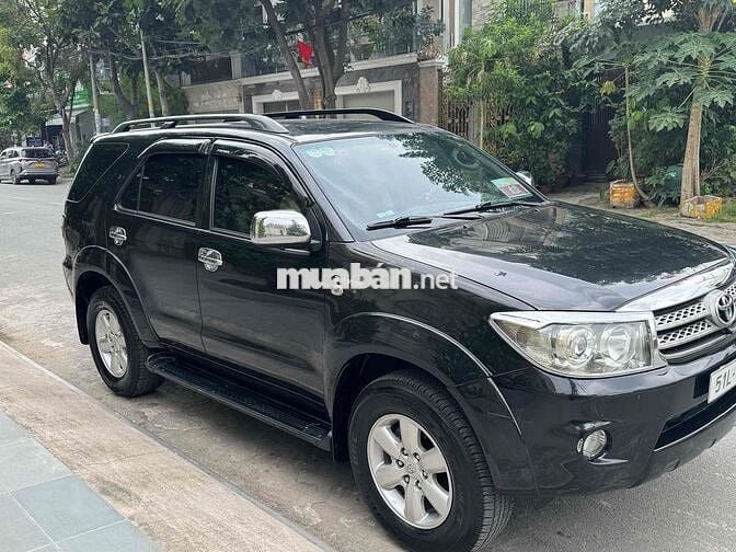 Toyota Fortuner 2010 Đen