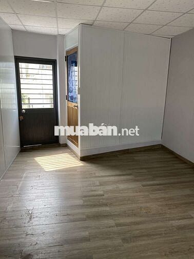 Cho thuê nhà trệt+lửng 4×14  nở hậu mặt tiền đường nguyễn cửu phú