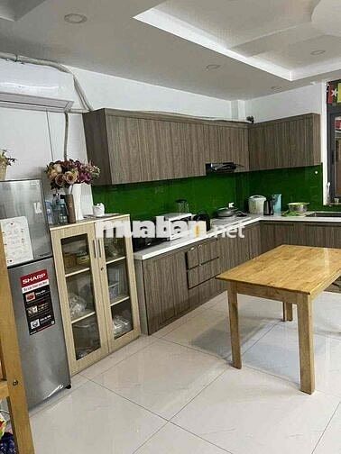 cần bán gấp nhà kdc phước kiển a, có hầm, view công viên