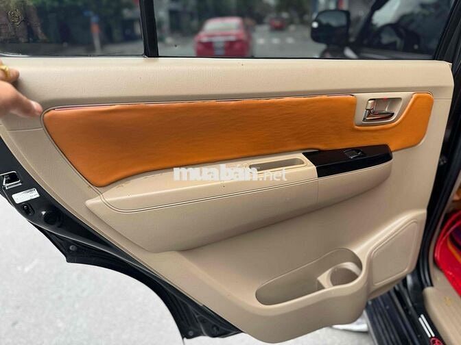 Toyota Fortuner 2010 Đen