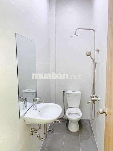 Cho thuê nhà HXH 1017/2B Lạc Long Quân P.11 Q.Tân Bình