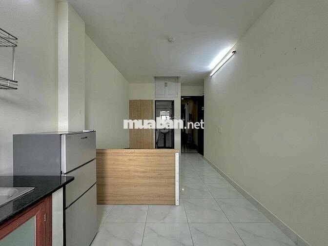 STUDIO BAN CÔNG - FULL NỘI THẤT - CÓ THANG MÁY - GẦN AEON - HUIT