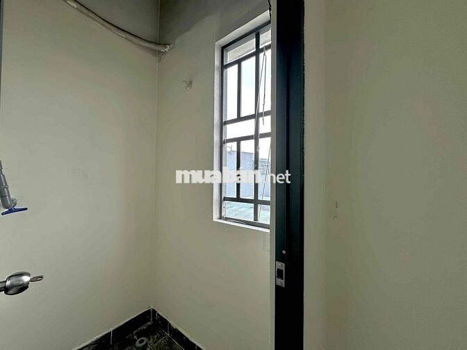 STUDIO BAN CÔNG - FULL NỘI THẤT - CÓ THANG MÁY - GẦN AEON - HUIT