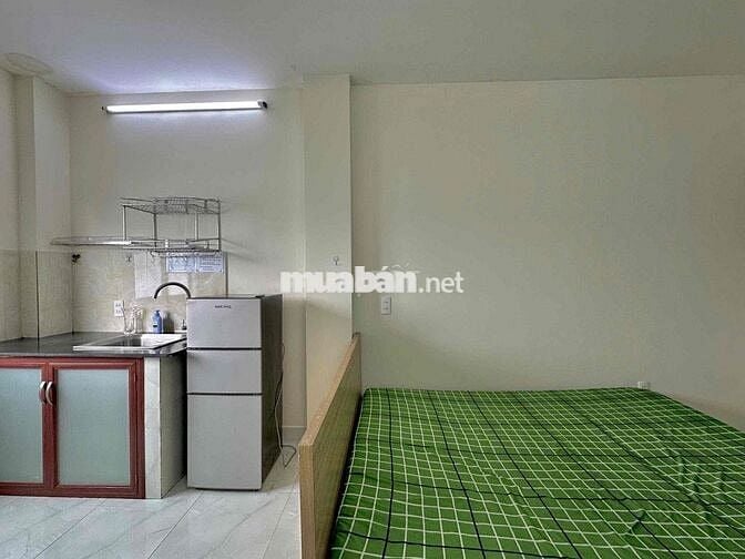 STUDIO BAN CÔNG - FULL NỘI THẤT - CÓ THANG MÁY - GẦN AEON - HUIT