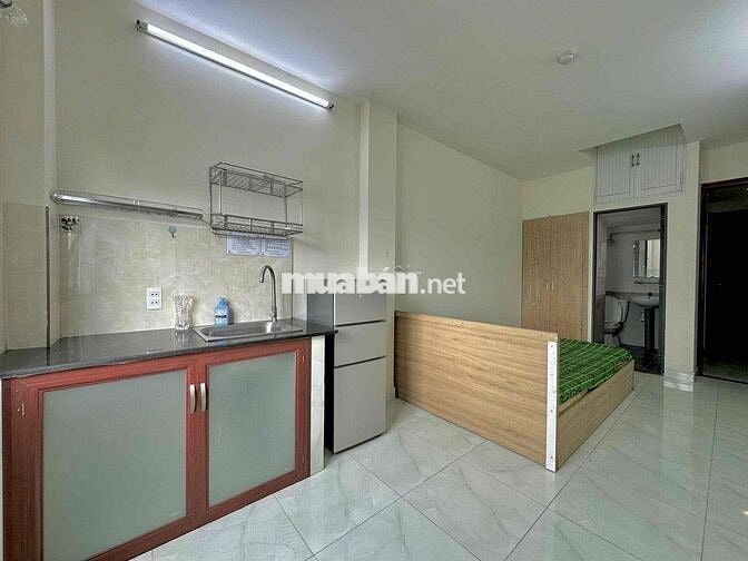 STUDIO BAN CÔNG - FULL NỘI THẤT - CÓ THANG MÁY - GẦN AEON - HUIT