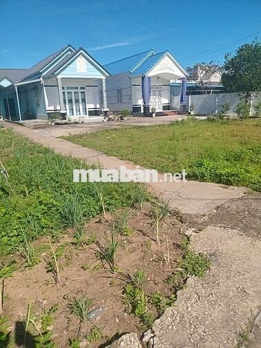 Cần bán 6,96m đất nền thổ cư mặt tiền lộ bê tông  trên 3m trung tâm TĐ