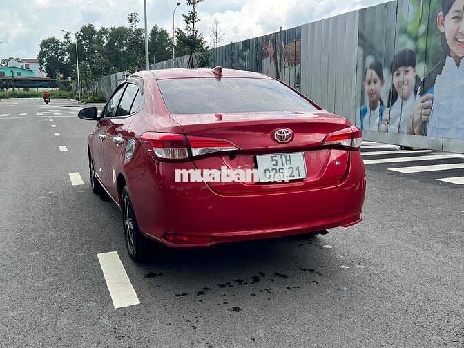 Toyota Vios màu Đỏ