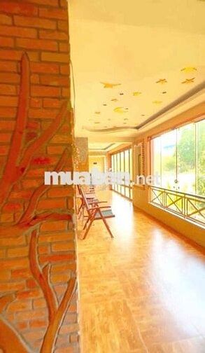 Nhà Vườn Tân An sát Hồ Văn Cống gần 1000m2 sân rộng thoáng tk đẹp