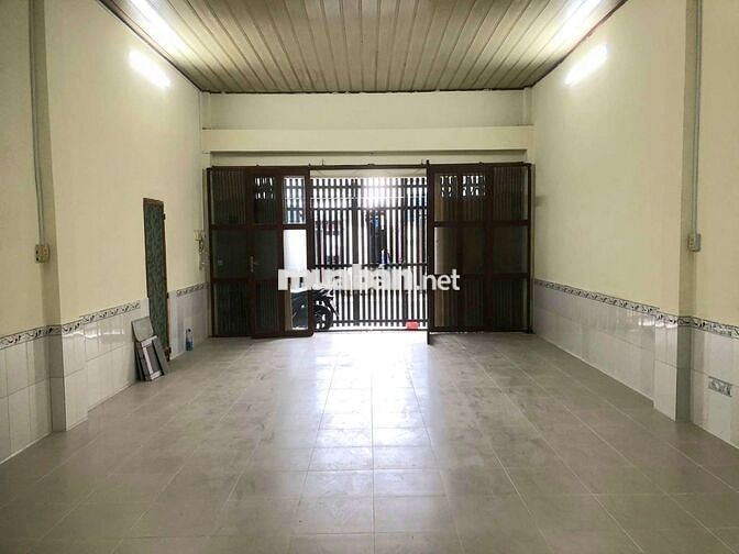 Cho thuê nhà nguyên căn dt 6×20 trống suốt. Mặt tiền đường lớn