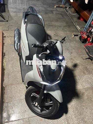 Xe SH mới mua, chỉ chạy từ hãng về.