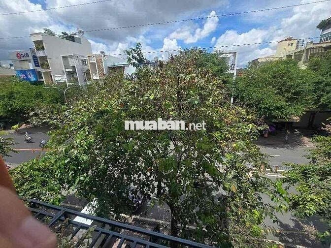 Nhà mặt tiền 4 lầu Minh Phụng - Q11( 3,3m x 12m) tiện kd - cho thuê