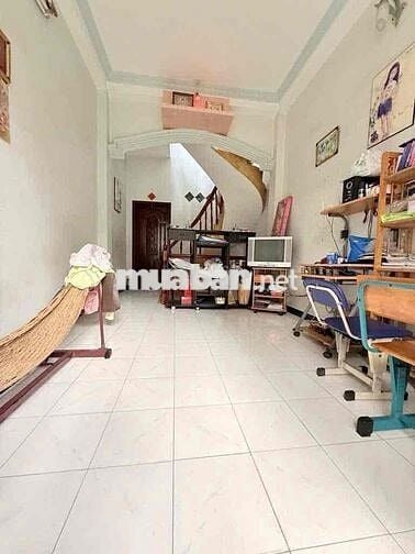 Nhà mặt tiền 3 lầu Lạc Long Quân-q11 ( 3.2m x 13m) vị trí kd đẹp