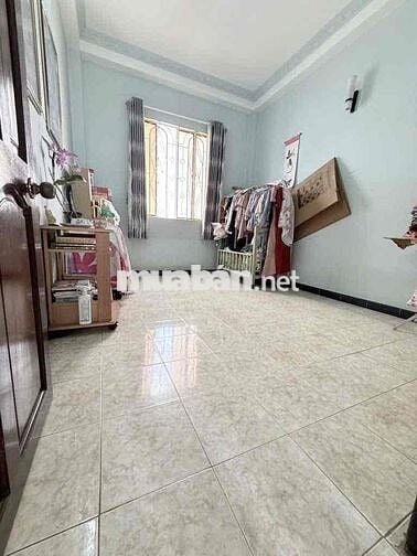 Nhà mặt tiền 3 lầu Lạc Long Quân-q11 ( 3.2m x 13m) vị trí kd đẹp