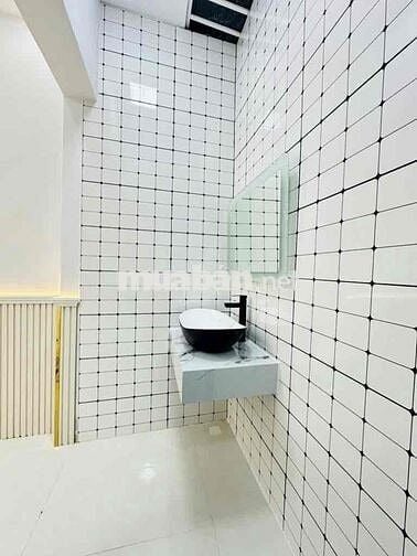 BÁN NHÀ 3 TẦNG, HXH THÔNG, Ở NGAY, 3 TẦNG, 4PN, KẾ QUẬN 7, NHỈNH 6 TỶ