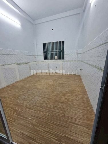 Cho thuê nhà Mt Hoa Sứ, P.2, Phú Nhuận DT 4x16m. Trệt 3L. Giá 32tr