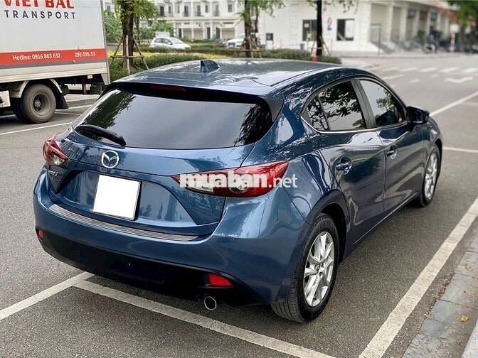 Mazda 3 2017 màu xanh